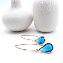 Boucles d’oreilles en acier inoxydable finition 18K et goutte en verre