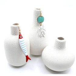 Boucles d’oreilles asymétriques en acier inoxydable doré 18K, avec un délicat poisson à Rayures