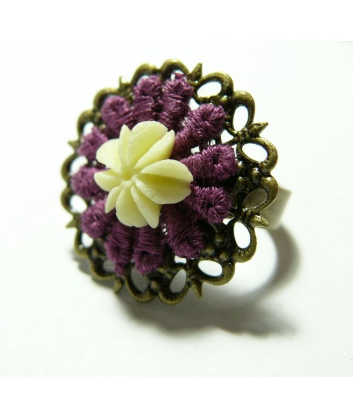 Bague bronze rétro fleur crème dentelle